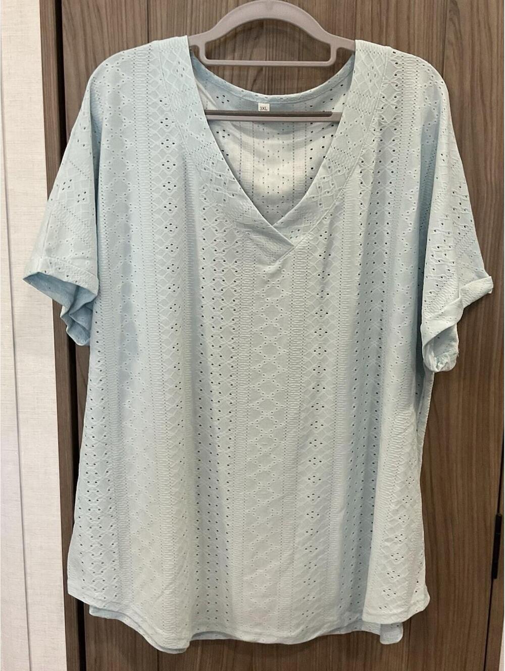 Womens V Neck Short Sleeve Bluish Eyelet Tee Size 3 XL see Measurements In Pics